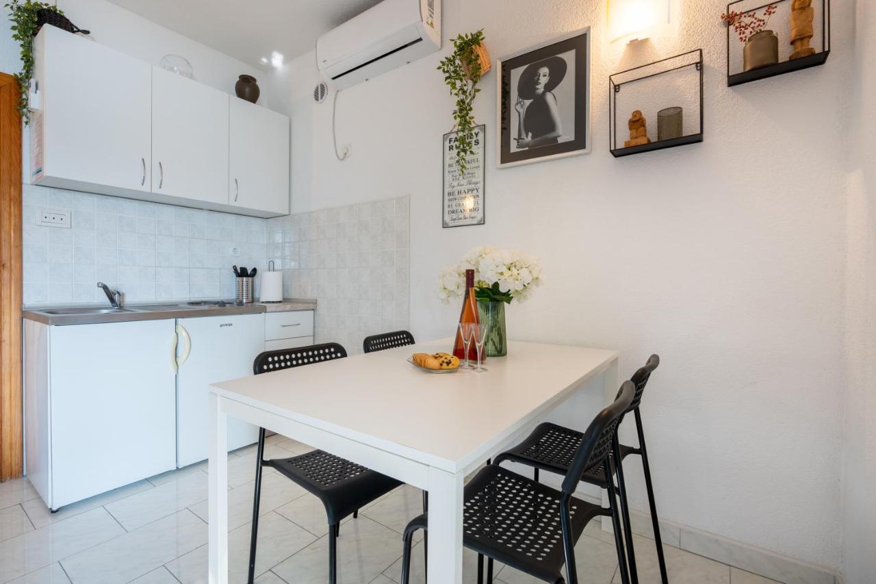 Angela & Marco'S Apartments Неум Екстериор снимка